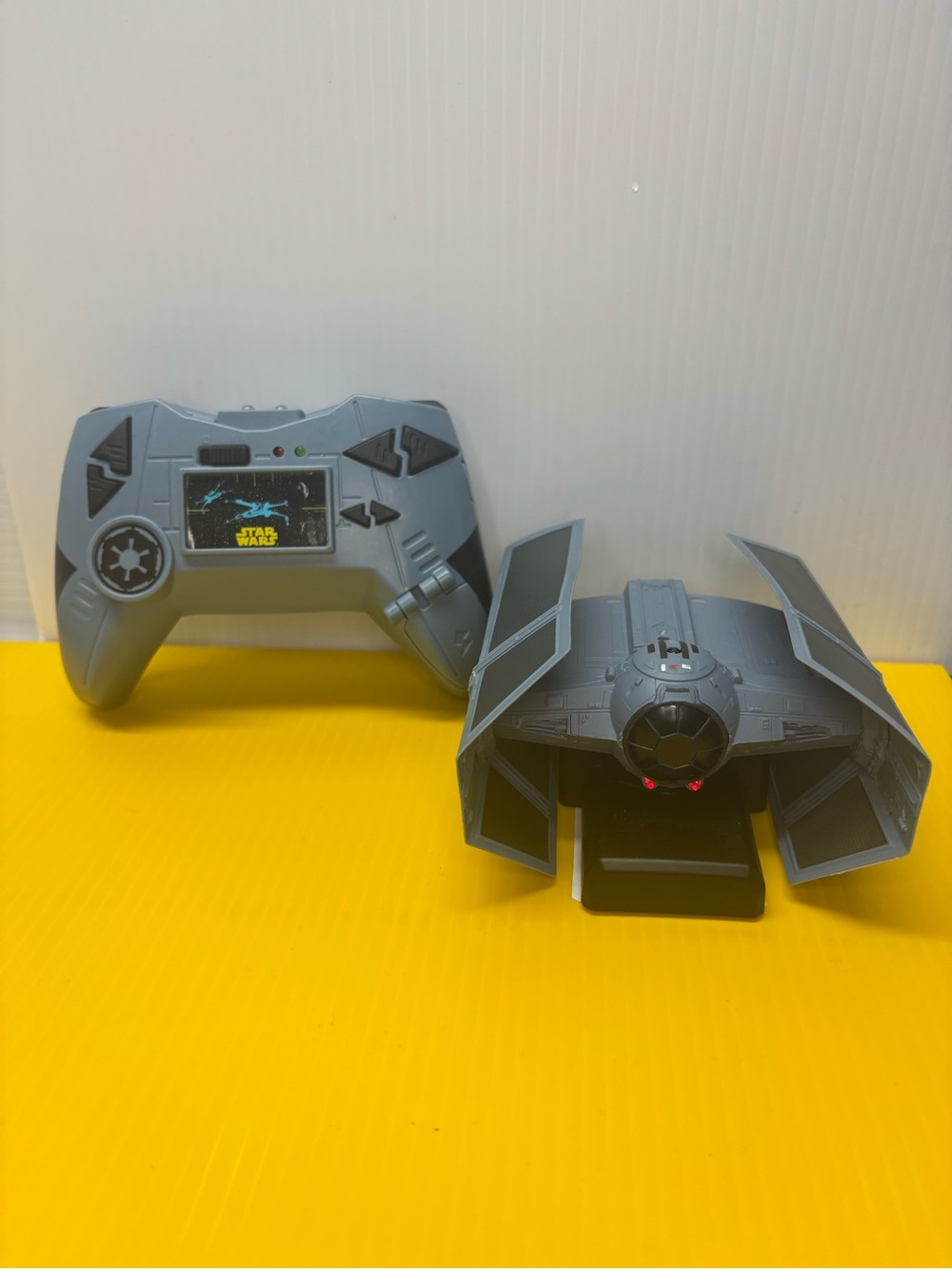 Air Hogs Disney Star Wars Zero Gravity Tie Advanced x1 Fighter Wall Climber Work